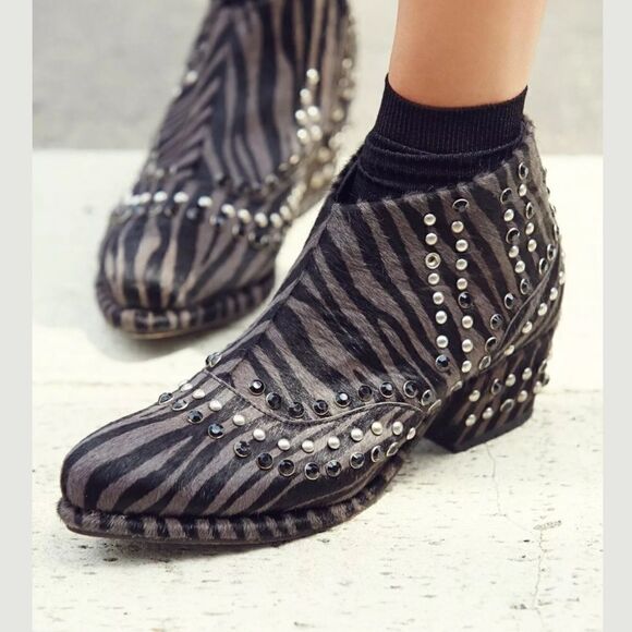 NEW FREE PEOPLE CHASING COWBOYS ANKLE BOOT - Picture 5 of 10